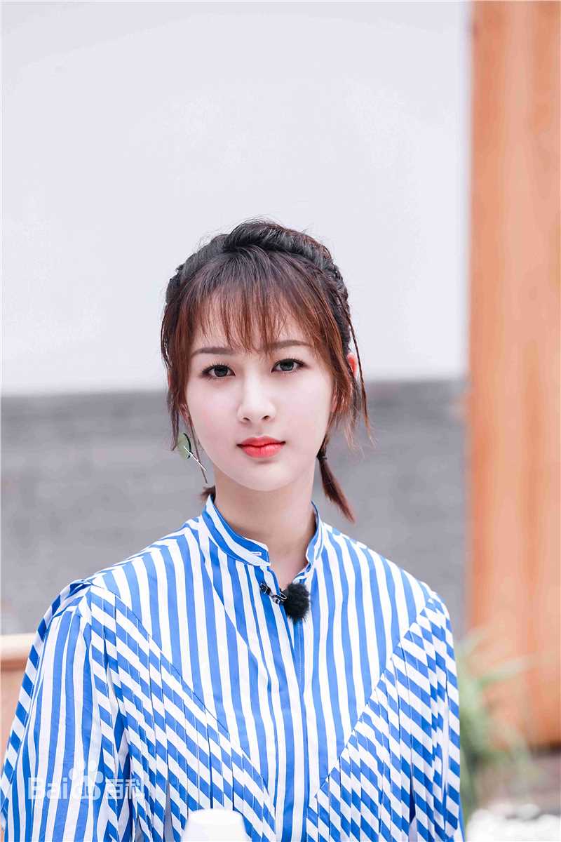 精选杨紫(Andy)在《中餐厅第三季》中的图册