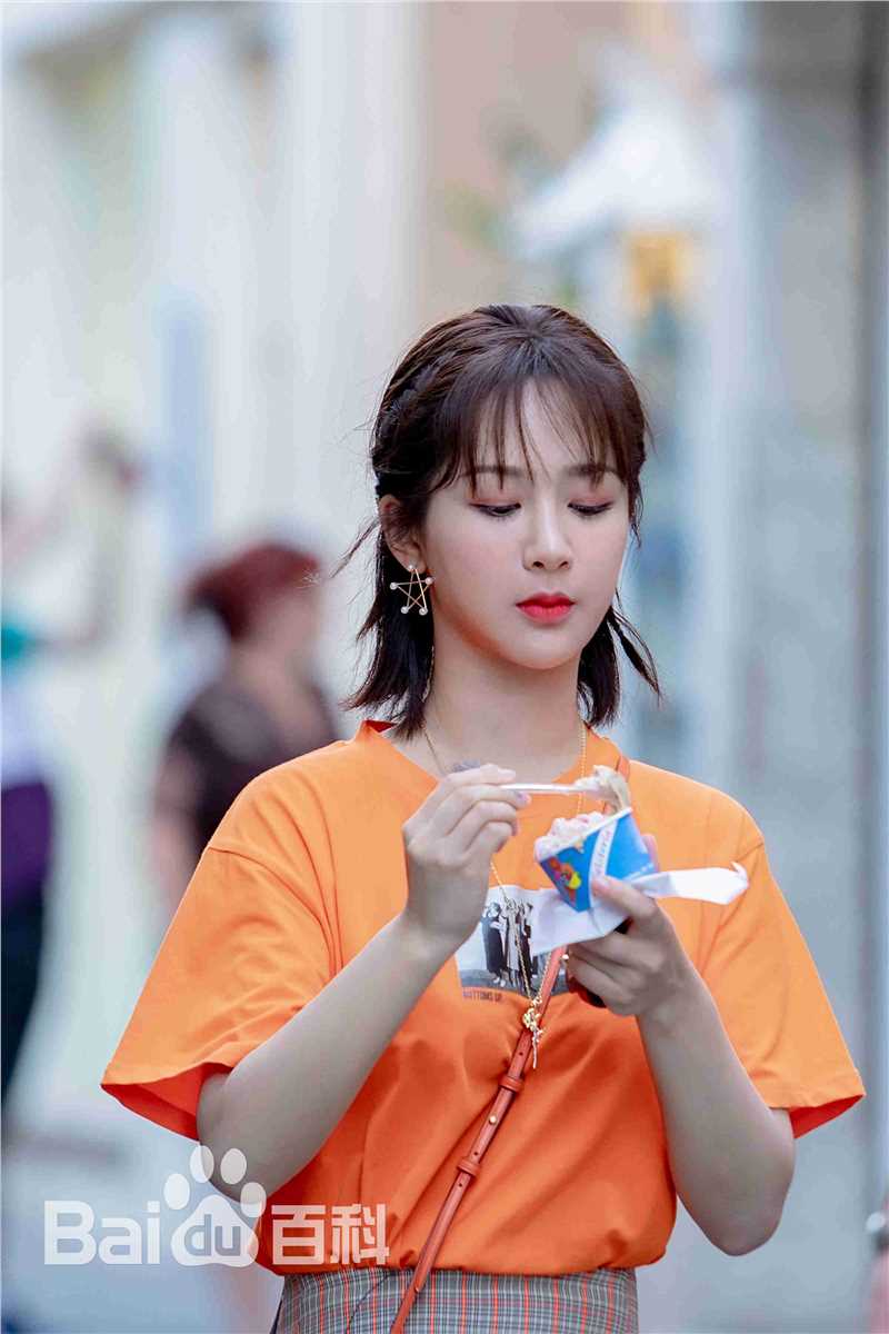 精选杨紫(Andy)在《中餐厅第三季》中的图册