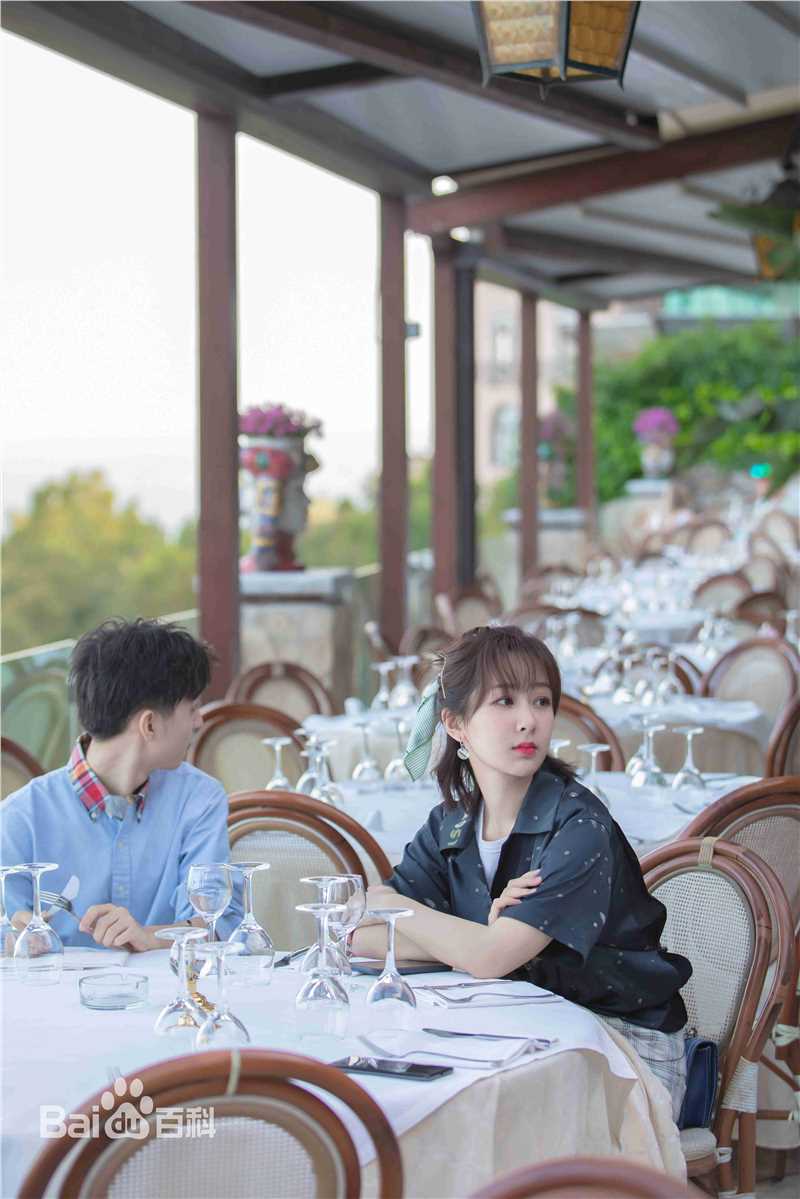 精选杨紫(Andy)在《中餐厅第三季》中的图册