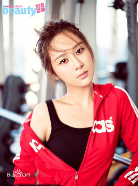 杨紫(Andy)在《嘉人美妆》中的