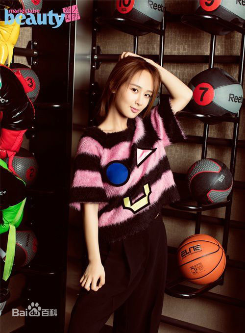 杨紫(Andy)在《嘉人美妆》中的