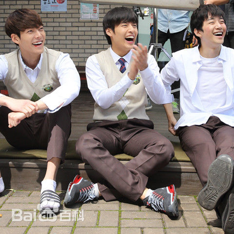 姜河那()生活照图册