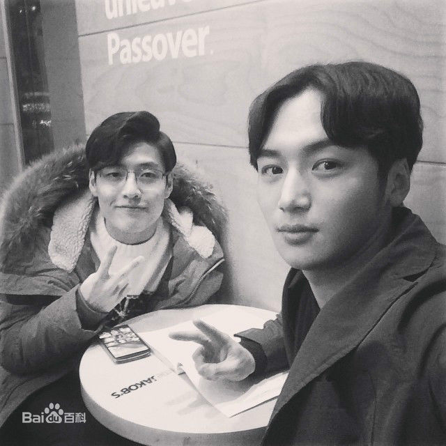 姜河那()生活照图册