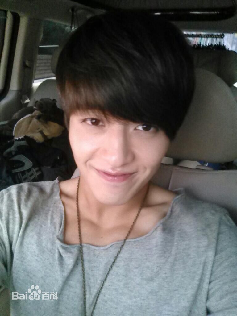 姜河那()生活照图册