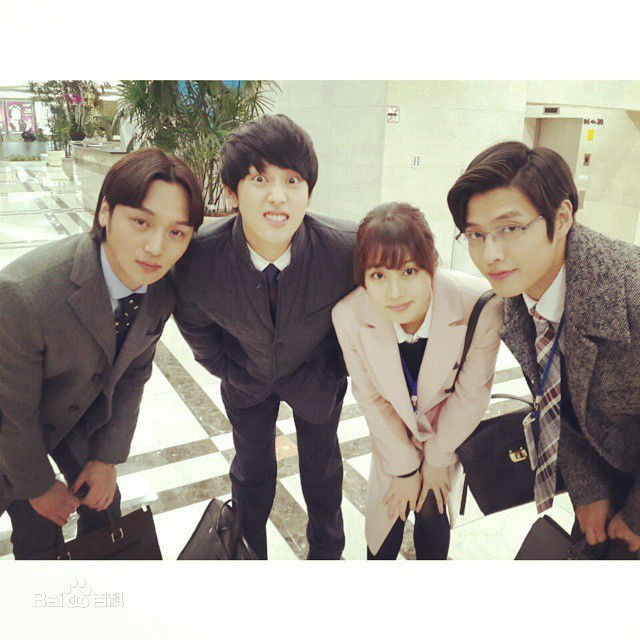 姜河那()生活照图册