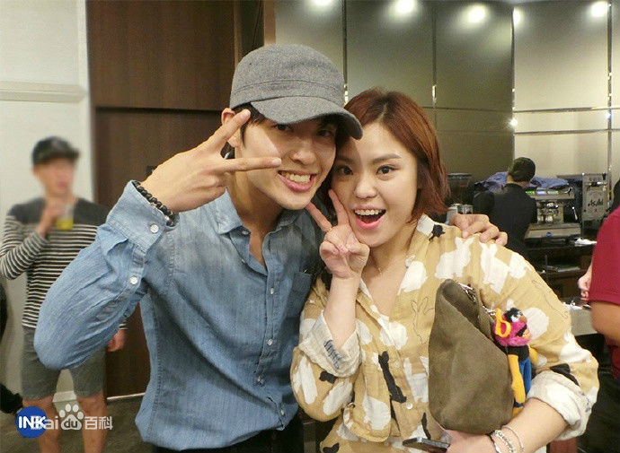 姜河那()生活照图册