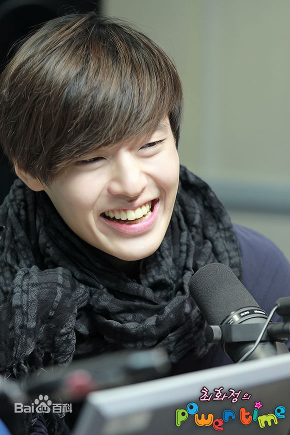 姜河那()生活照图册