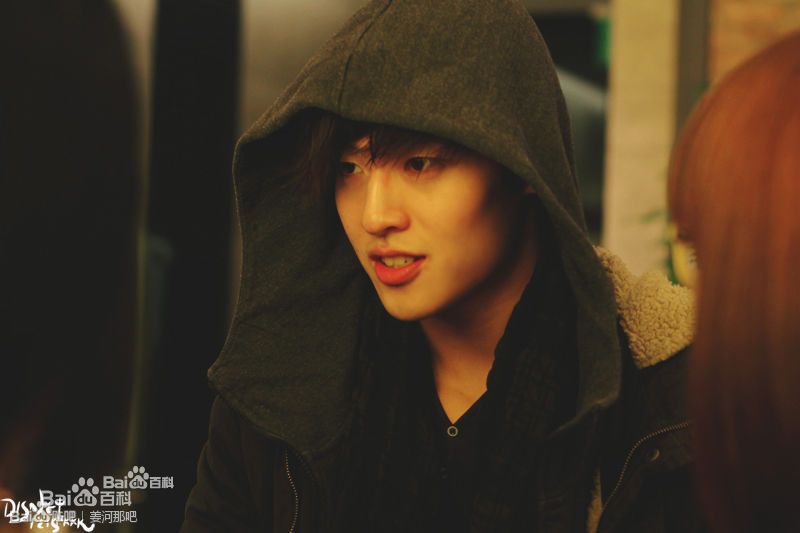 姜河那()生活照图册