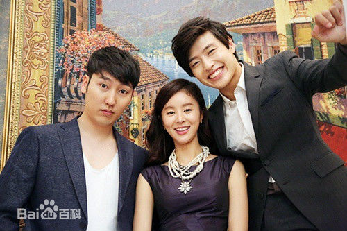 姜河那()生活照图册