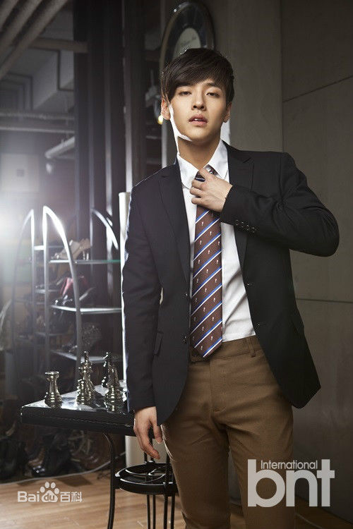 姜河那()精选杂志画报图册