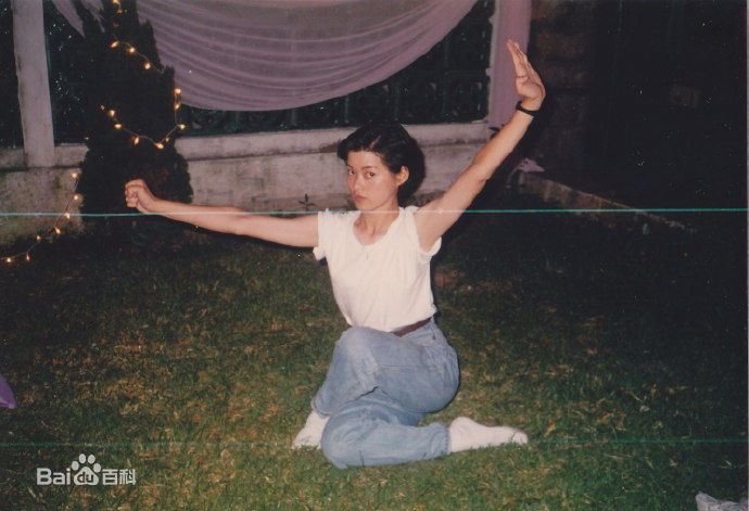 最全刘锦玲在《发本无情》饰演彭皓君中的壁纸