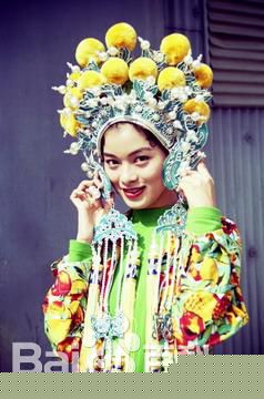 高清刘锦玲在《银狐》饰江凯伦中的图集