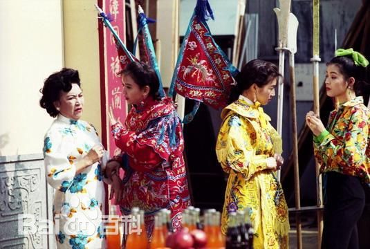 高清刘锦玲在《银狐》饰江凯伦中的图集