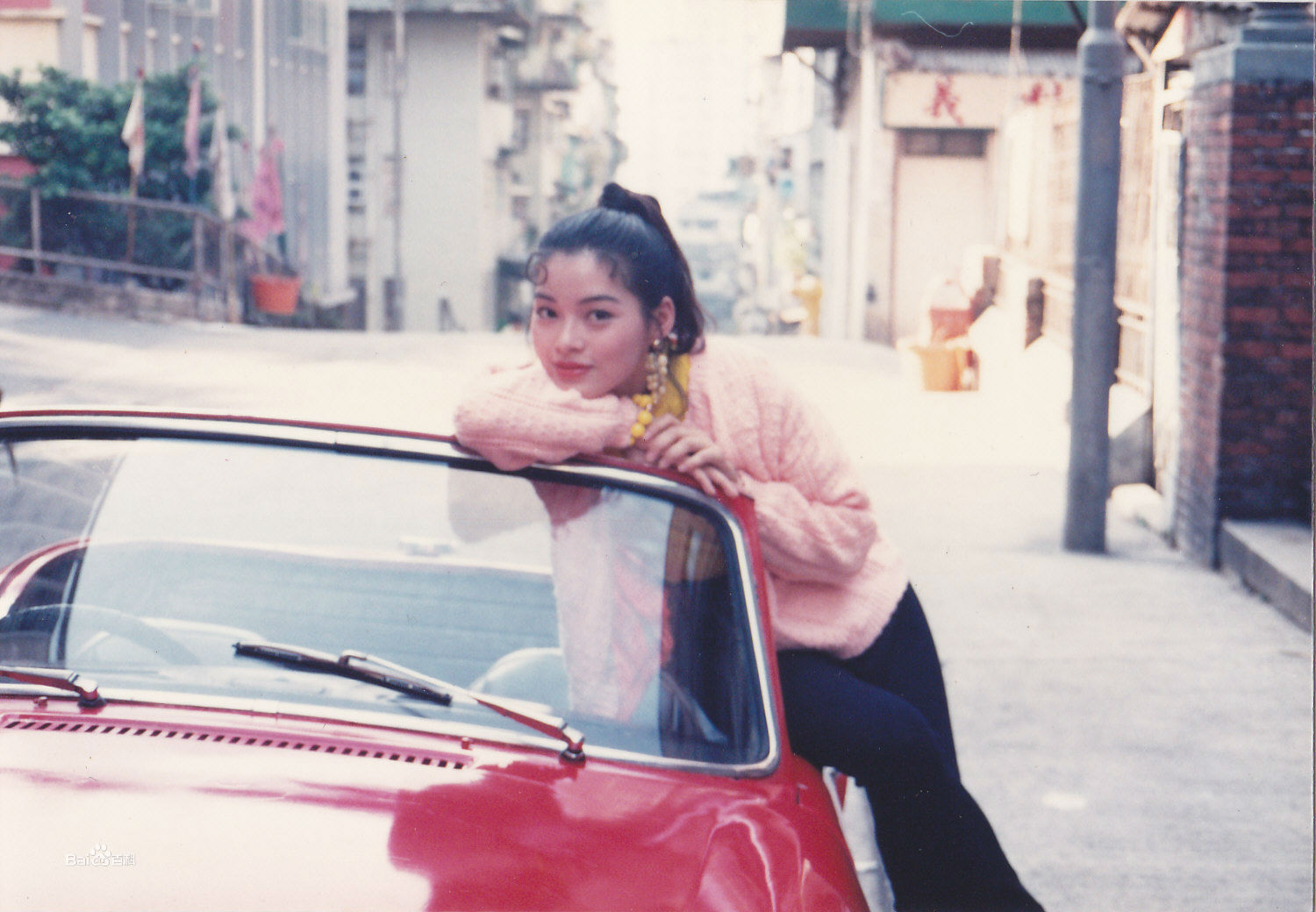 高清刘锦玲在《银狐》饰江凯伦中的图集