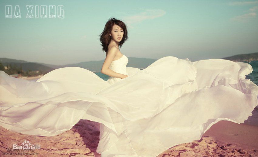 李念海滩婚纱照