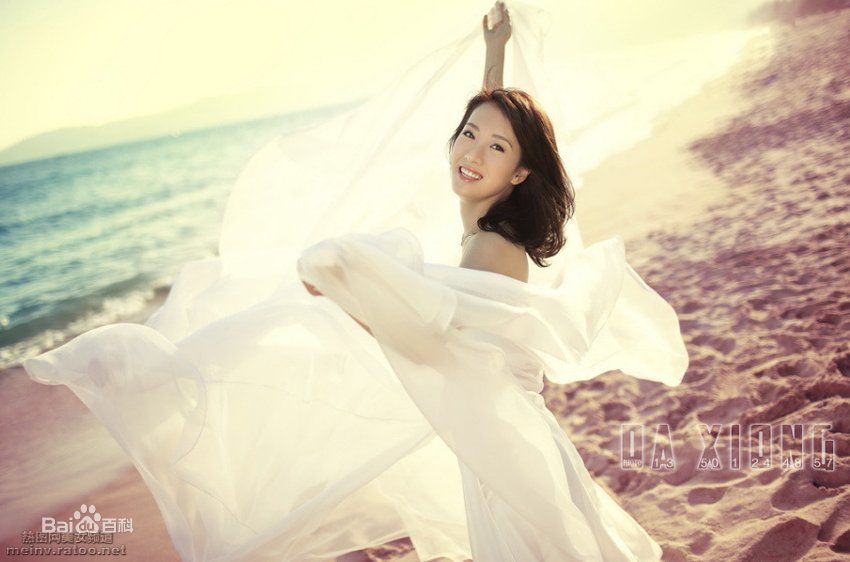 李念海滩婚纱照