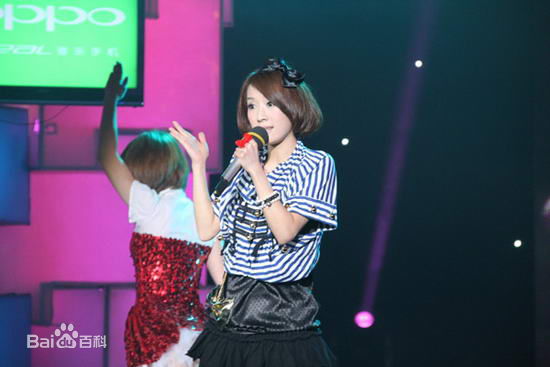 最优质李念在参加《快乐大本营》中的相册