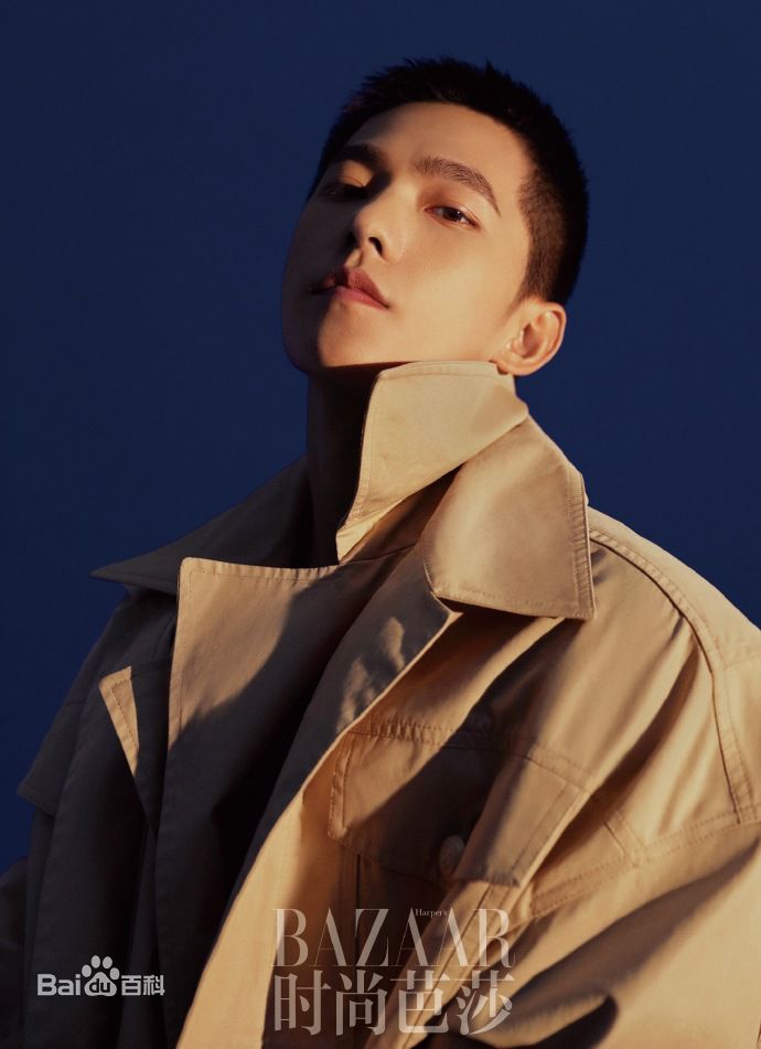 最优质吴念真(Wen-ching Wu)在《时尚芭莎》中的相册