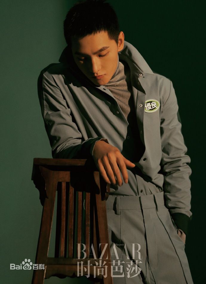 最优质吴念真(Wen-ching Wu)在《时尚芭莎》中的相册