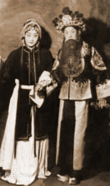 程砚秋前后照片