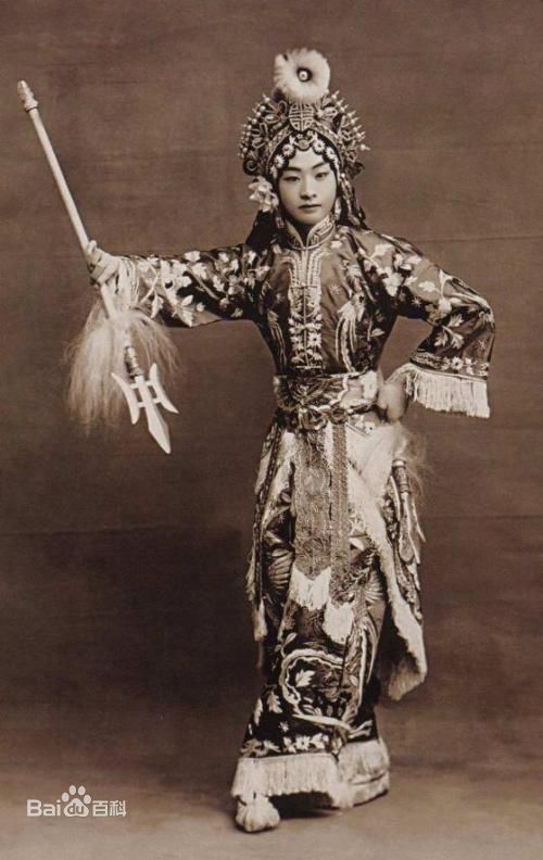 程砚秋前后照片