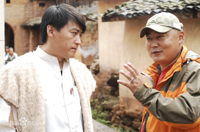 宗庆平导演工作照前后照片