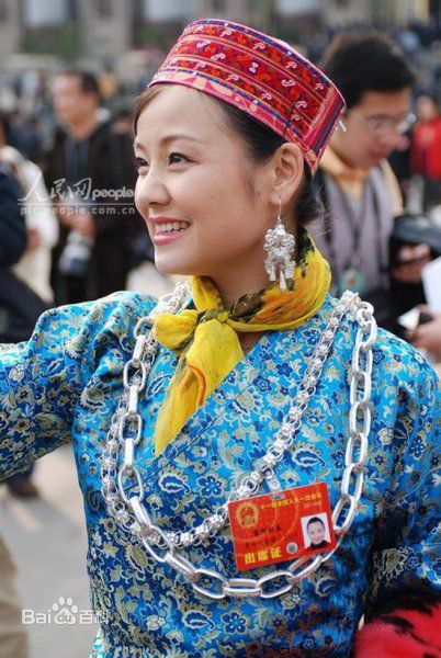 高清阿幼朵图片