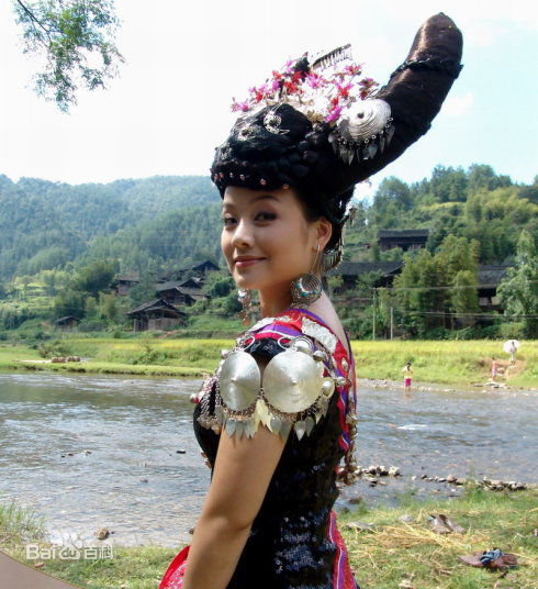 高清阿幼朵图片