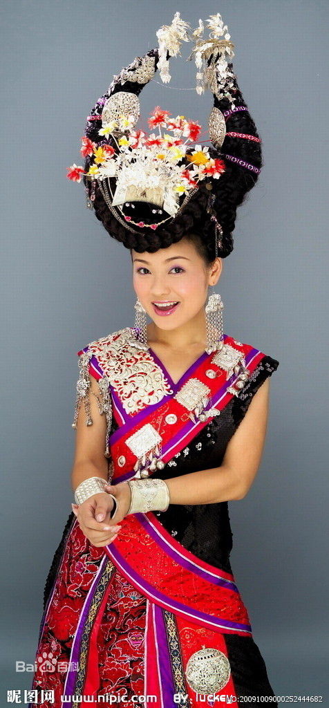 高清阿幼朵图片