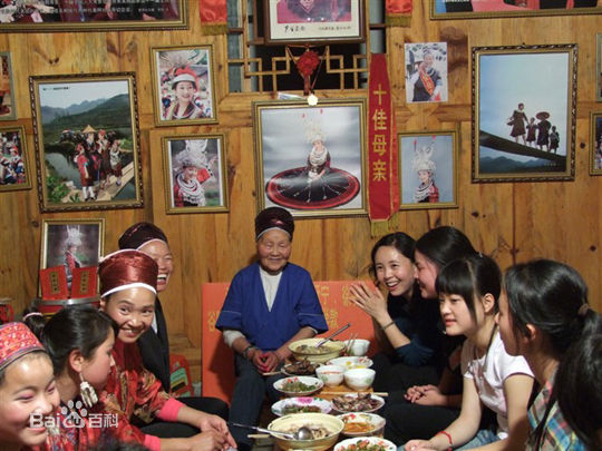 高清阿幼朵图片