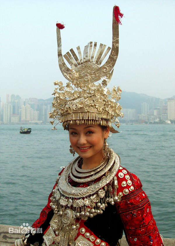 高清阿幼朵图片