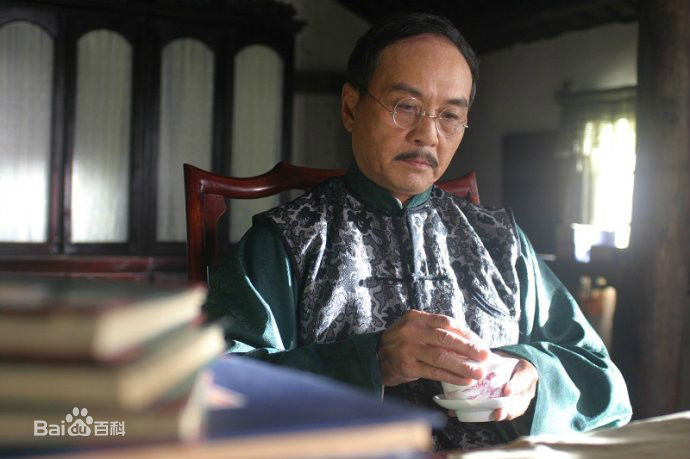 马崇乐近些年塑造的新角色前后照片