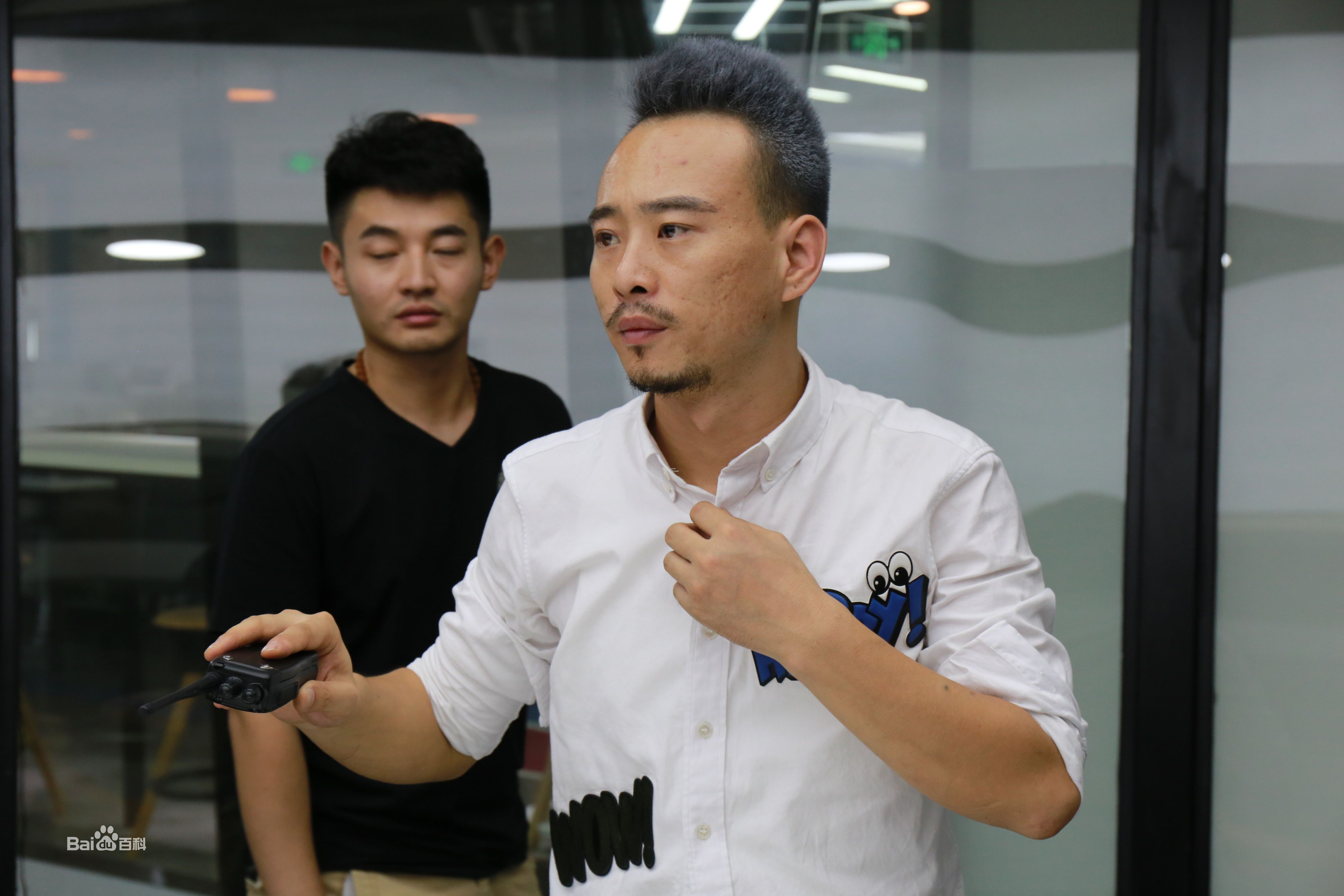 最优质冯子华在执导电影《天才失败者》中的