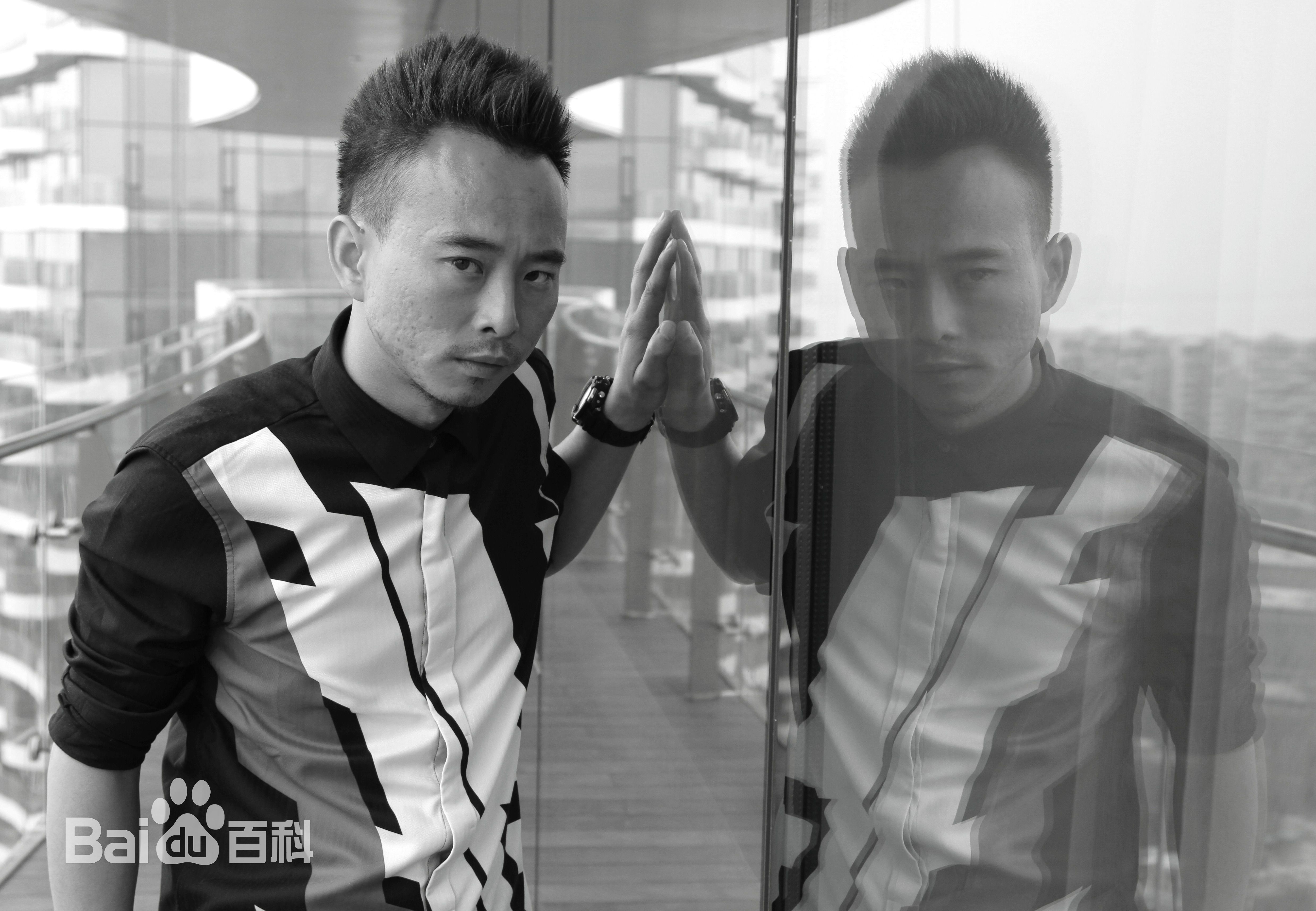 最优质冯子华在《我不上头条》工作照中的相册