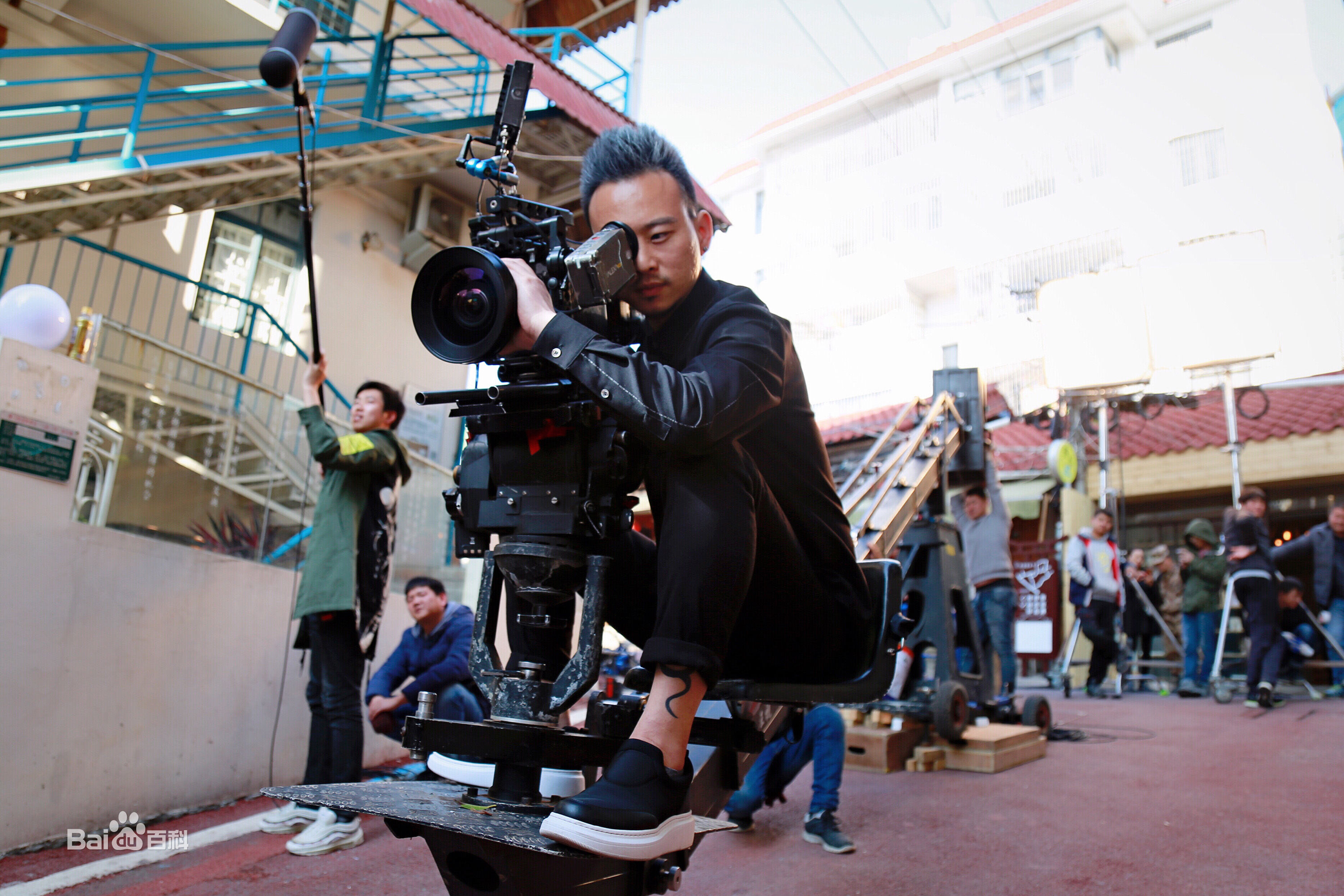 冯子华导演工作照图片图集