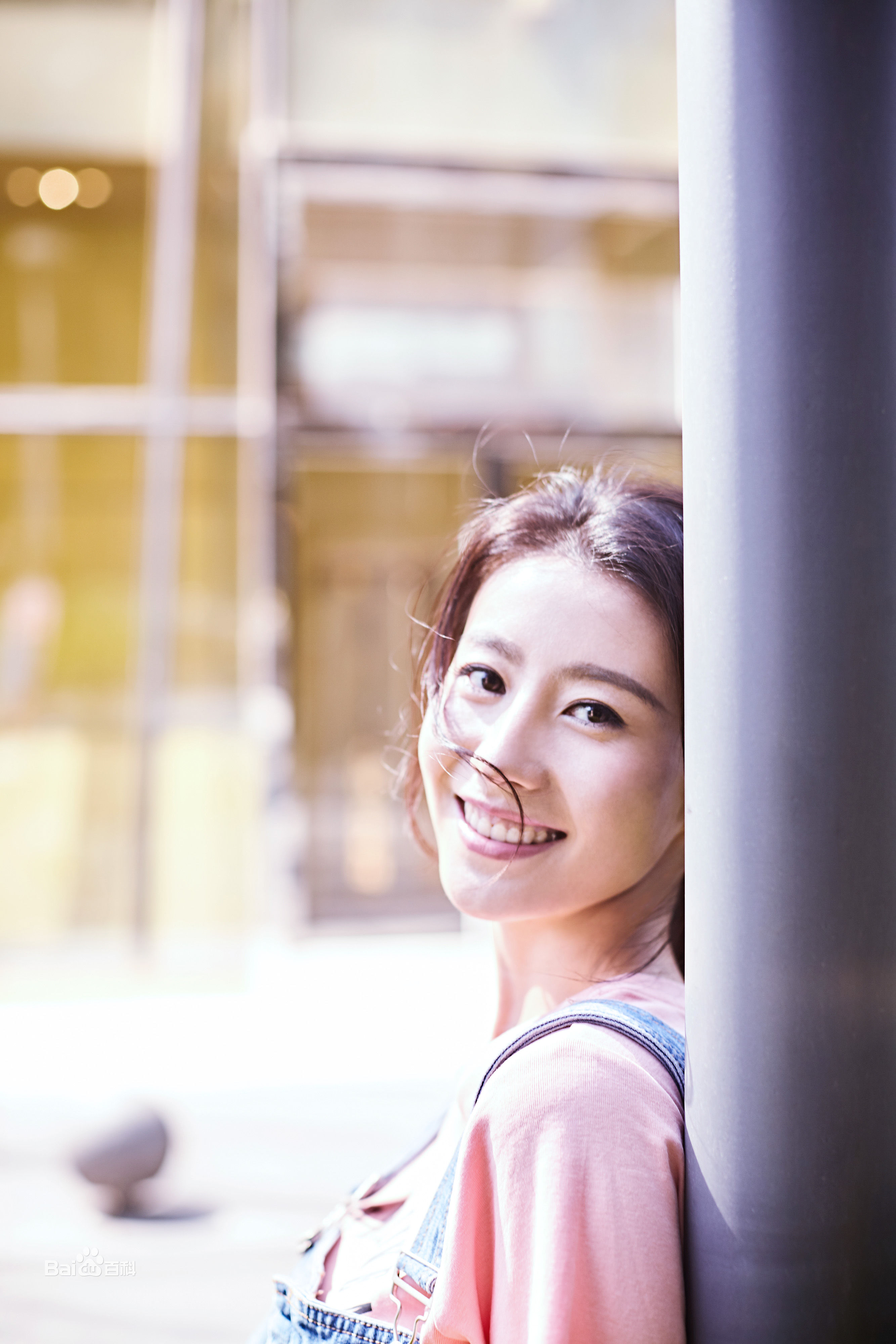 赵志瑶精彩街拍性感图片壁纸