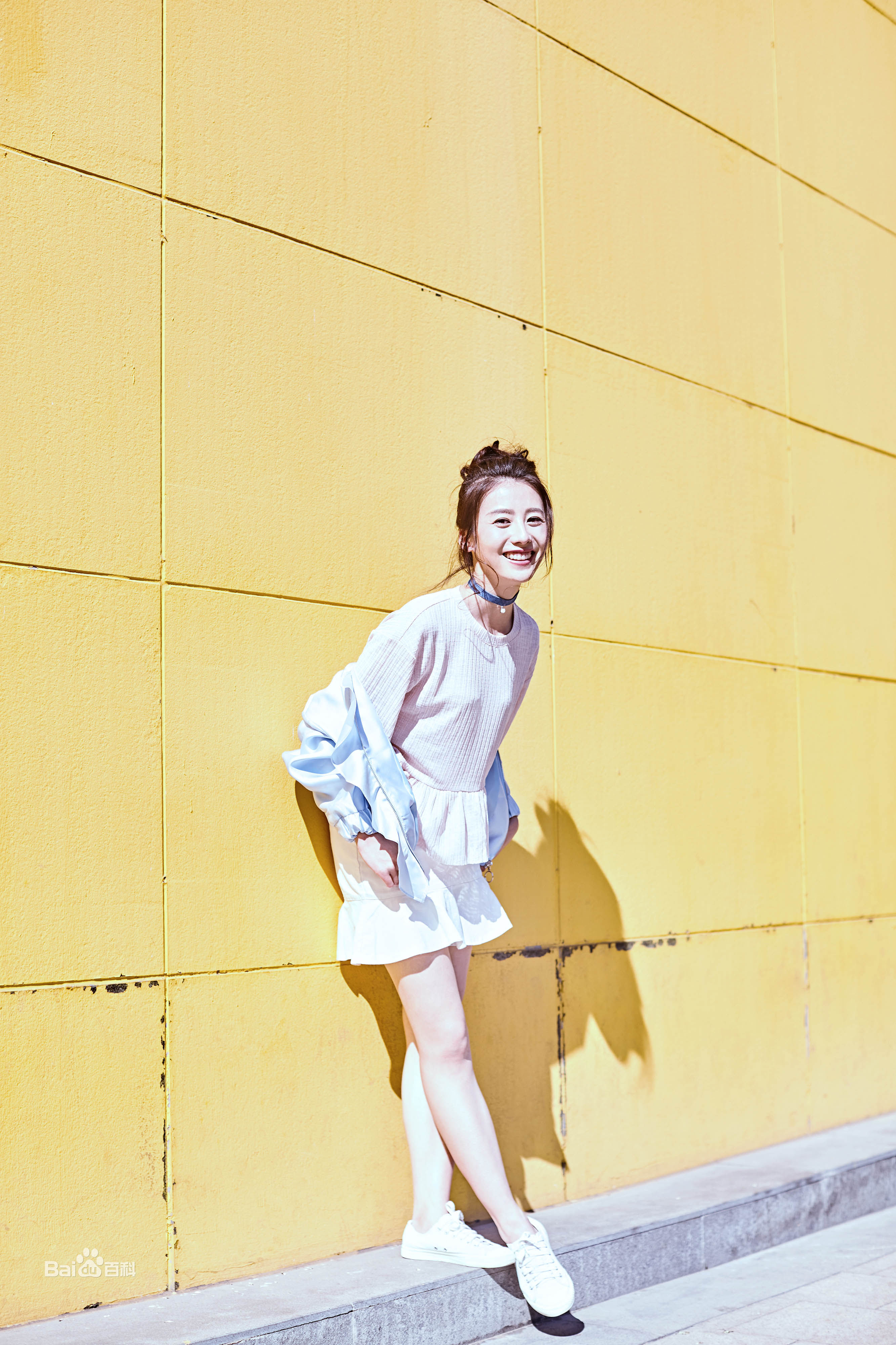 赵志瑶精彩街拍性感图片壁纸