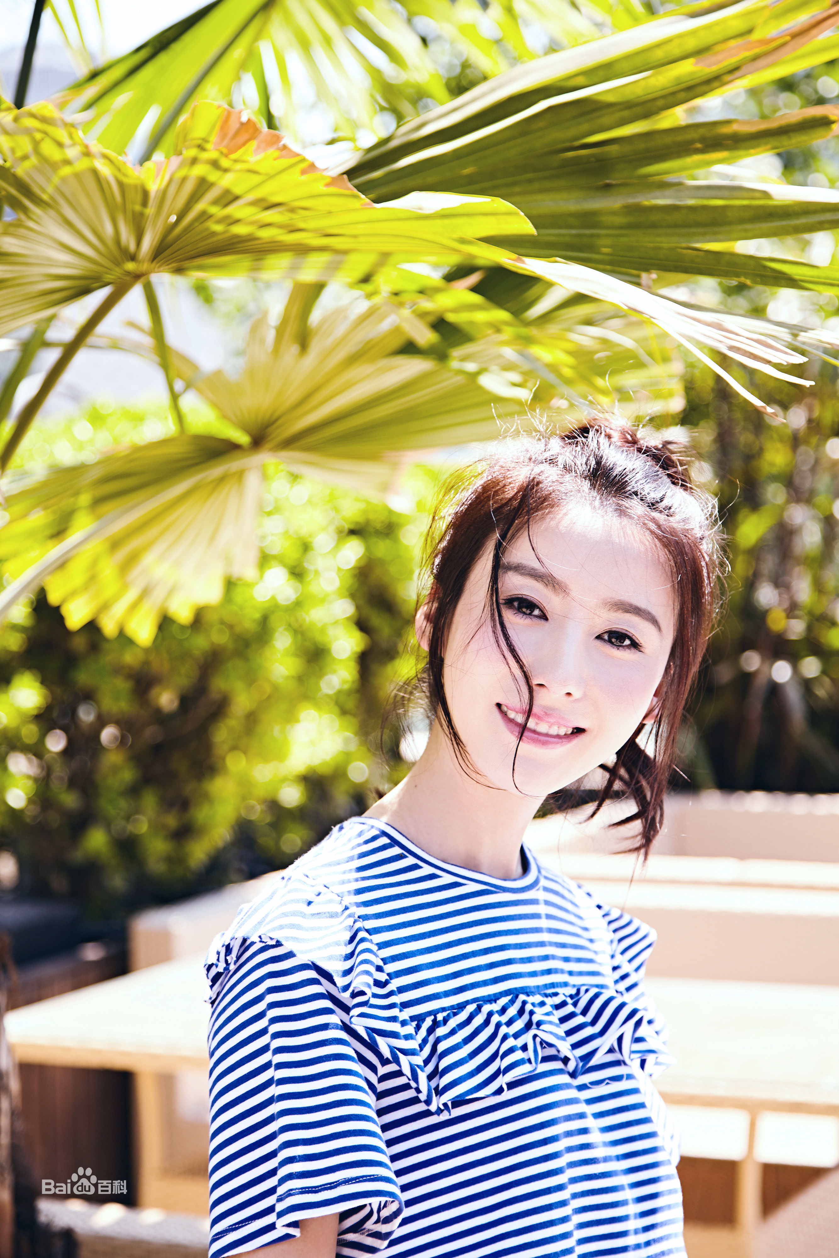 赵志瑶精彩街拍性感图片壁纸