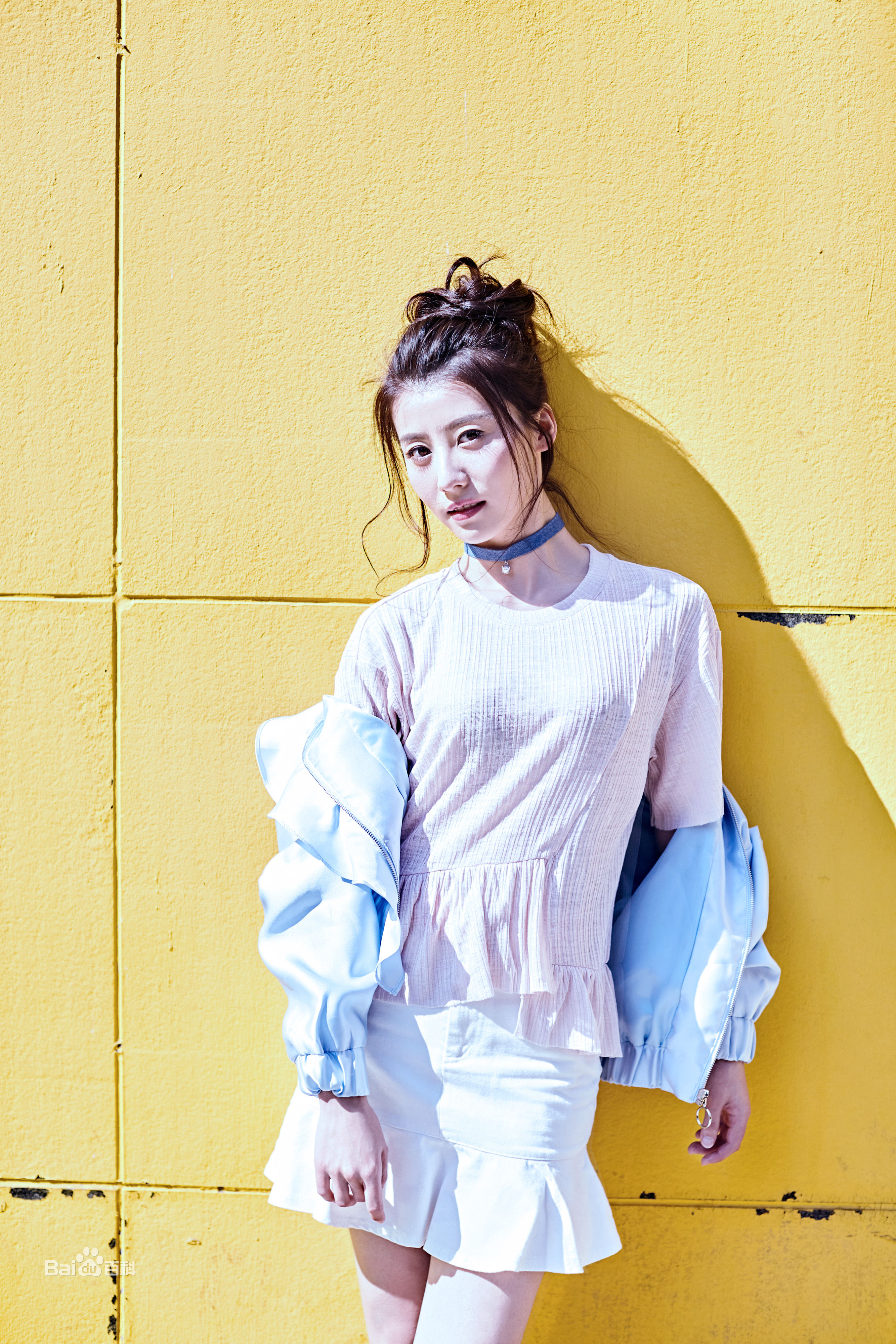 赵志瑶精彩街拍性感图片壁纸