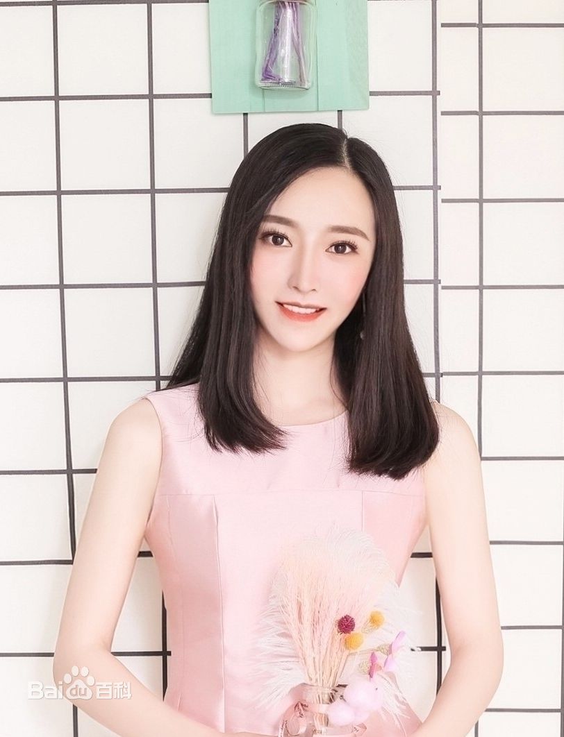 成琪概述图册生活照