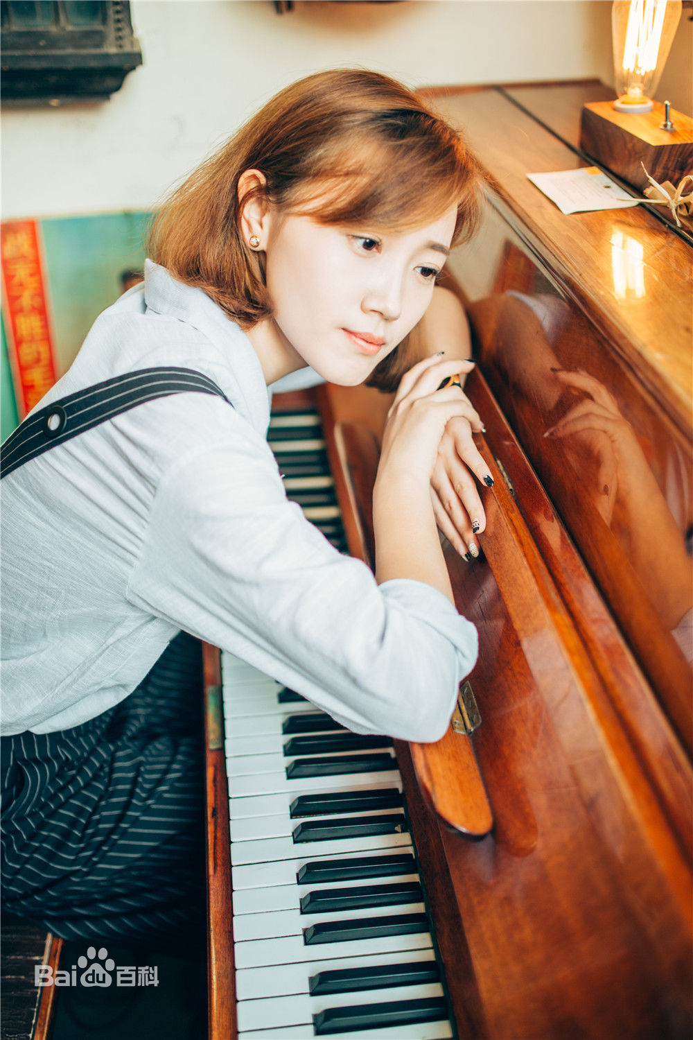 丁绮照片性感图片图集