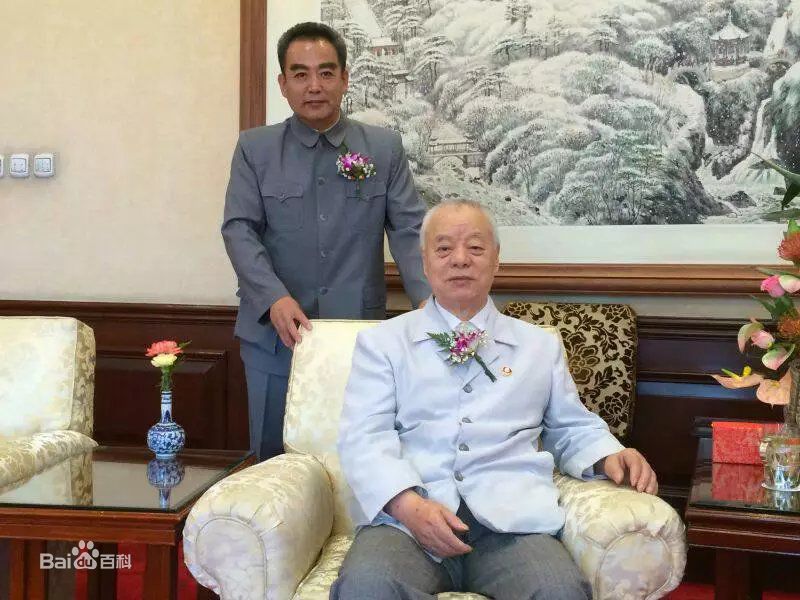 高清郭伟华图片