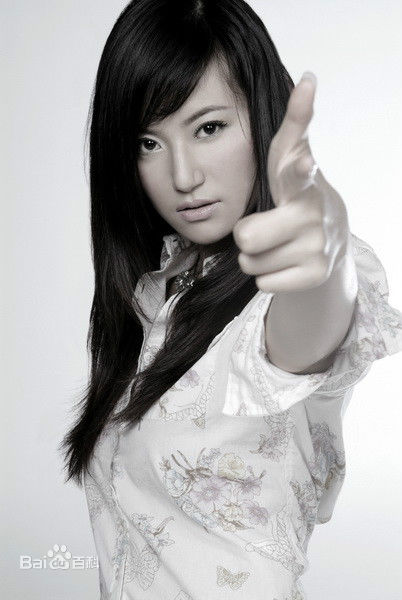 最优质袁满在个人单曲MV《哭不出》-中的相册