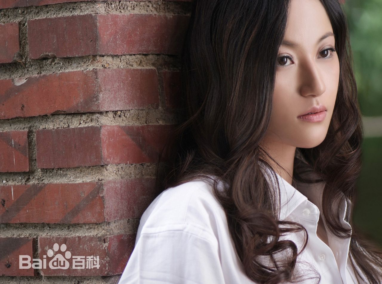 最优质袁满在个人单曲MV《哭不出》-中的相册