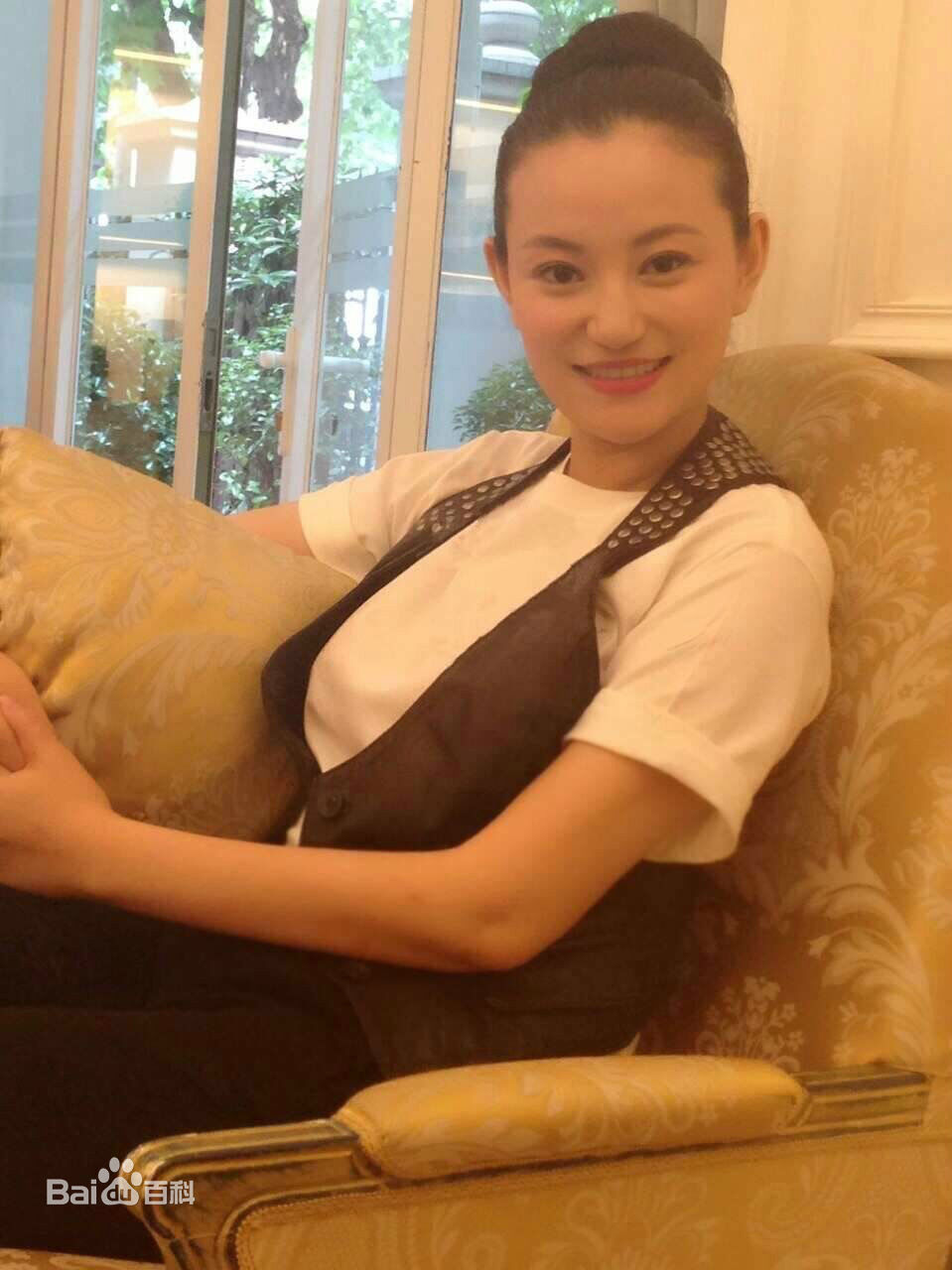 袁满第54届“国际小姐”大赛评委前后照片