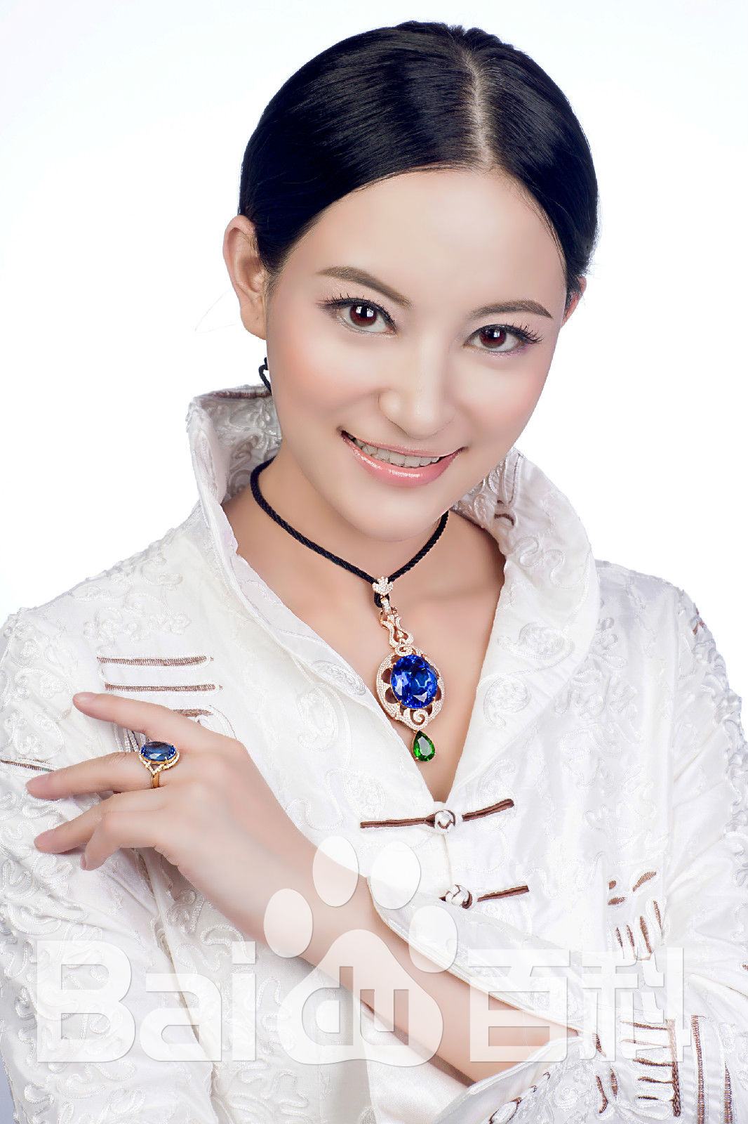 袁满珠宝形象代言人壁纸壁纸