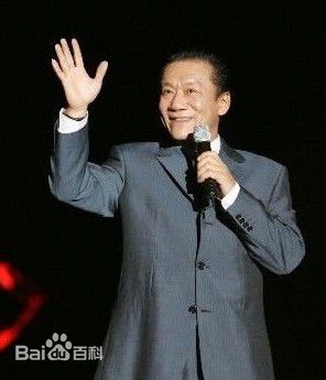 侯耀文前后照片