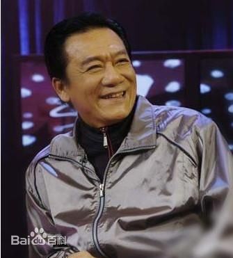 侯耀文前后照片