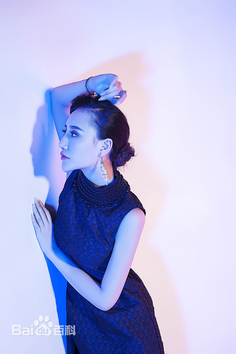 吴晴(Kate)最新【复古】壁纸