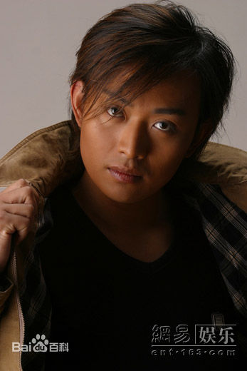 最新张艺飞(Zhang Yifei)在《爱在未来时》演员中的图集